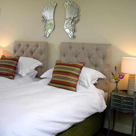The Swan Inn Swinbrook Burford Exteriör bild
